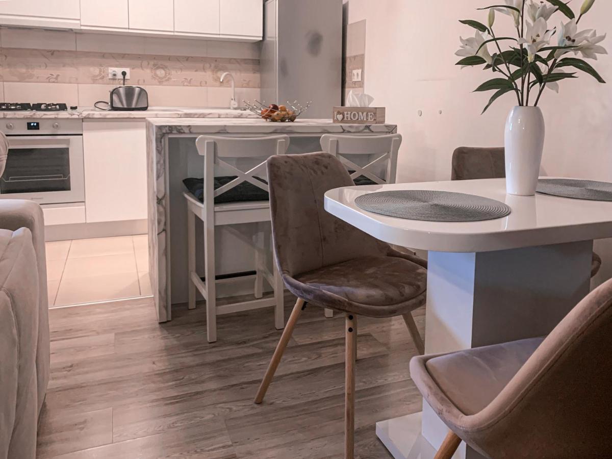 Apartment 2 Rooms Luxury Бухарест Экстерьер фото