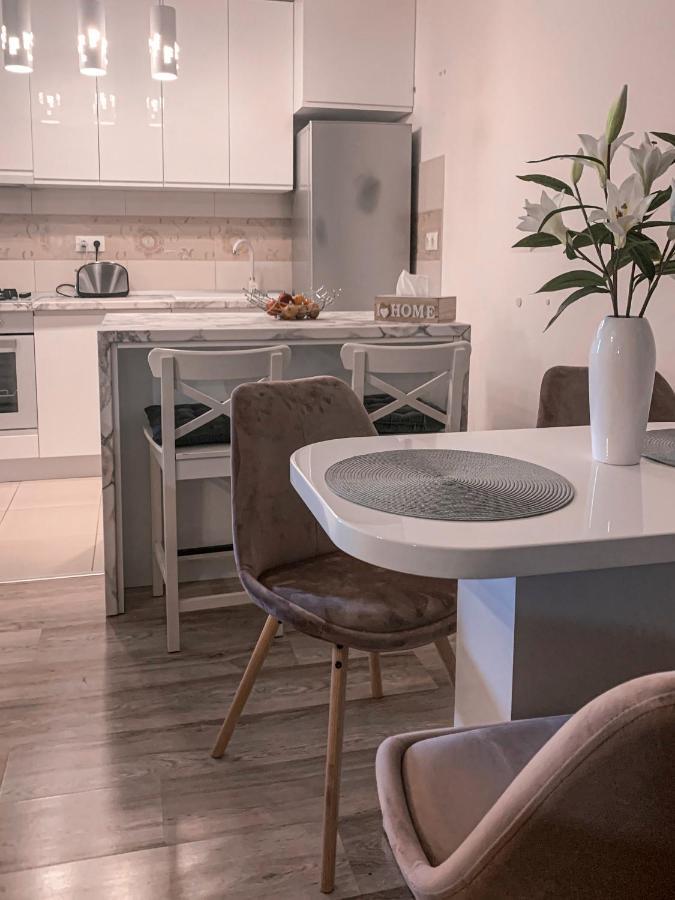 Apartment 2 Rooms Luxury Бухарест Экстерьер фото